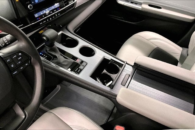 2025 Toyota Sienna LE 8 Passenger