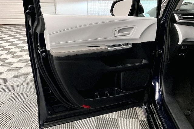 2025 Toyota Sienna LE 8 Passenger
