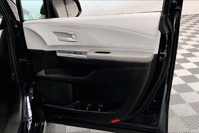 2025 Toyota Sienna LE 8 Passenger