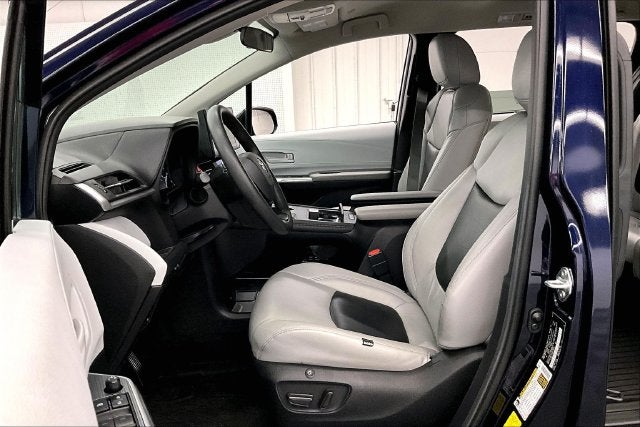 2025 Toyota Sienna LE 8 Passenger