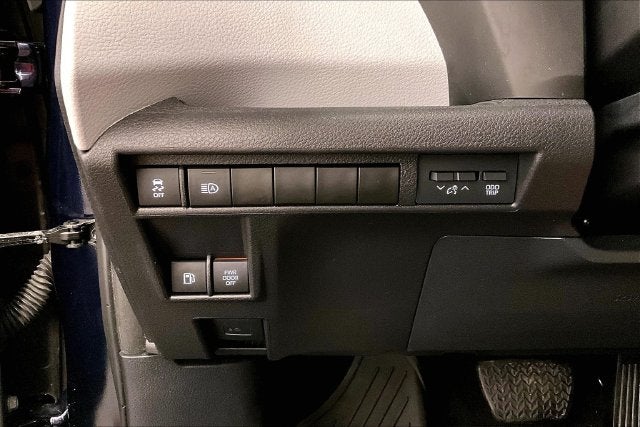 2025 Toyota Sienna LE 8 Passenger