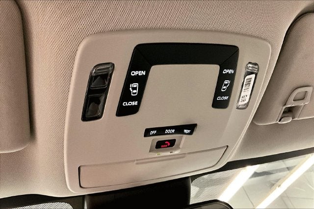 2025 Toyota Sienna LE 8 Passenger