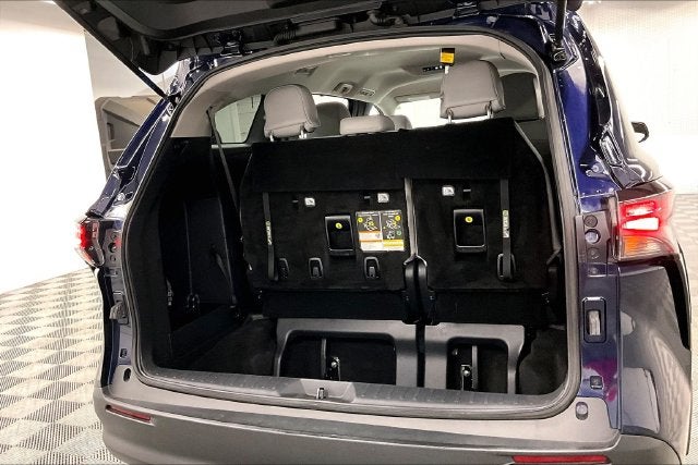 2025 Toyota Sienna LE 8 Passenger