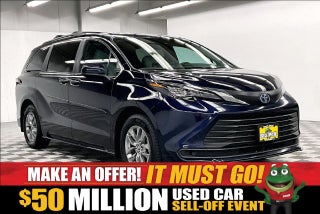 2025 Toyota Sienna LE 8 Passenger