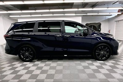 2025 Toyota Sienna XSE 7 Passenger