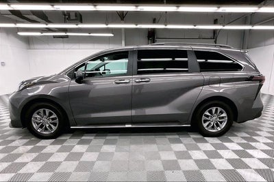 2023 Toyota Sienna XLE Sunroof - Adaptive Cruise - Htd Seats
