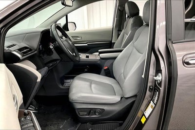2023 Toyota Sienna XLE Sunroof - Adaptive Cruise - Htd Seats