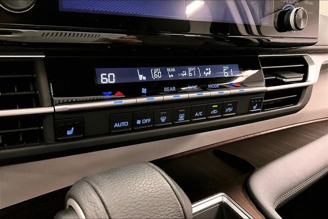 2023 Toyota Sienna XLE Sunroof - Adaptive Cruise - Htd Seats
