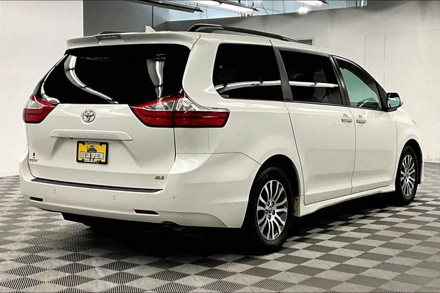 2018 Toyota Sienna XLE Sunroof - Htd Leather - Adaptive Cruise