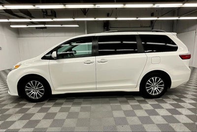 2018 Toyota Sienna XLE Sunroof - Htd Leather - Adaptive Cruise
