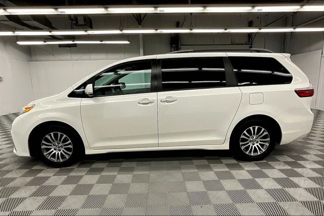 2018 Toyota Sienna XLE Sunroof - Htd Leather - Adaptive Cruise