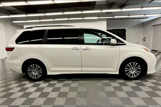 2018 Toyota Sienna XLE Sunroof - Htd Leather - Adaptive Cruise
