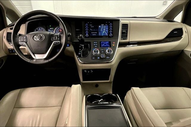 2018 Toyota Sienna XLE Sunroof - Htd Leather - Adaptive Cruise