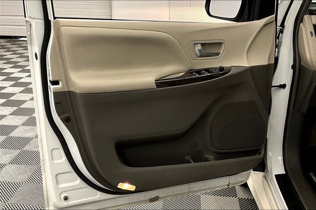 2018 Toyota Sienna XLE Sunroof - Htd Leather - Adaptive Cruise