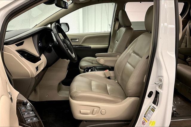 2018 Toyota Sienna XLE Sunroof - Htd Leather - Adaptive Cruise