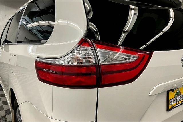 2018 Toyota Sienna XLE Sunroof - Htd Leather - Adaptive Cruise
