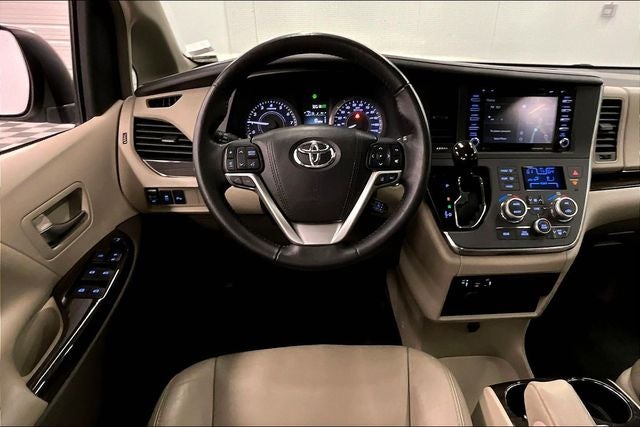 2018 Toyota Sienna XLE Sunroof - Htd Leather - Adaptive Cruise