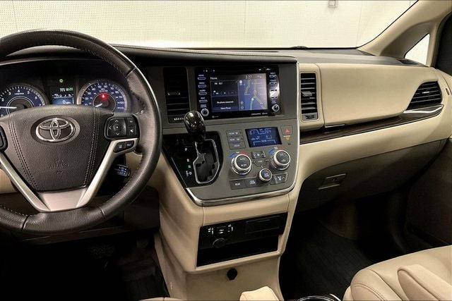 2018 Toyota Sienna XLE Sunroof - Htd Leather - Adaptive Cruise