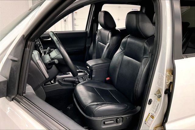 2020 Toyota Tacoma TRD Off-Road 4x4-Sunroof-Adaptive Cruise-Htd Leather