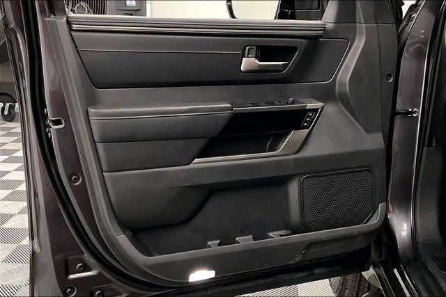 2025 Toyota Tundra Limited 4x4 - Sunroof - Htd/Cooled Seats - 20'' Wheels