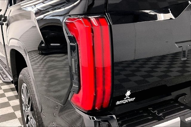 2022 Toyota Tundra Hybrid Limited 4X4-Navigation-Adaptive Cruise Control