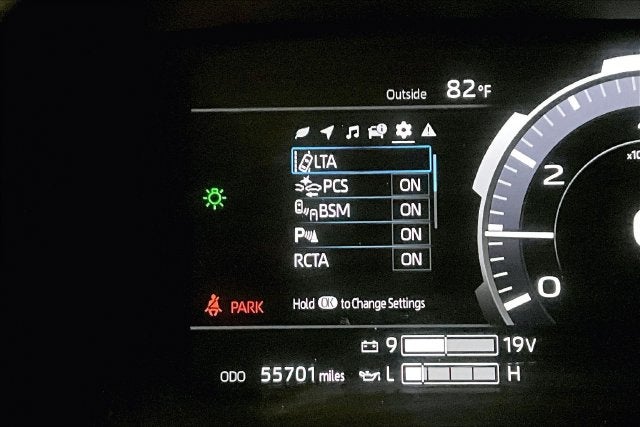 2022 Toyota Tundra Hybrid Limited 4X4-Navigation-Adaptive Cruise Control