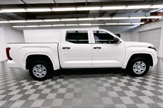 2025 Toyota Tundra SR 4x4-Adaptive Cruise-Apple CarPlay/Android Auto