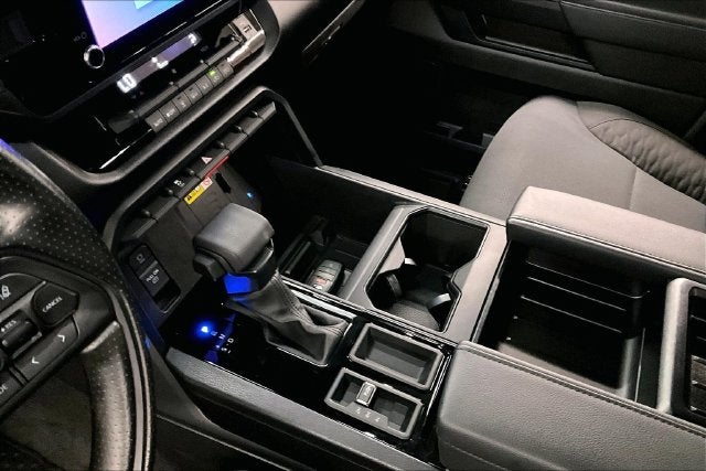 2025 Toyota Tundra SR 4x4-Adaptive Cruise-Apple CarPlay/Android Auto