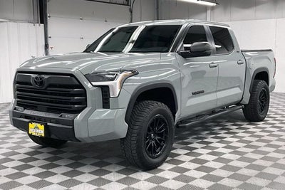 2025 Toyota Tundra SR5 4x4 - Adaptive Cruise - Htd Seats - 20'' Wheels