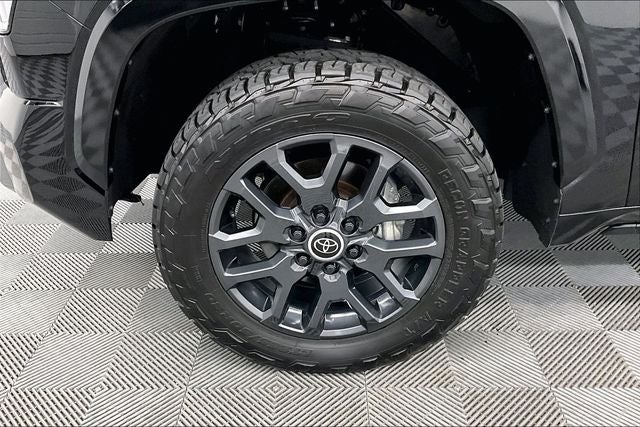 2024 Toyota Tundra Platinum 4x4 - Pano Roof - Htd/Cooled Leather - 20'' Wheels
