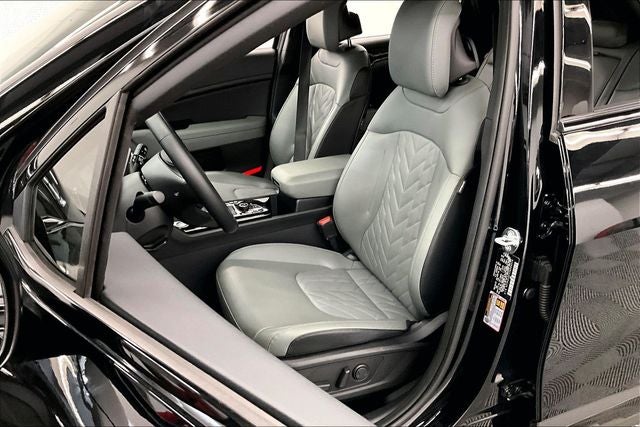 2025 Kia Sportage X-Line AWD - Premium Pkg - Pano Roof - Htd Seats