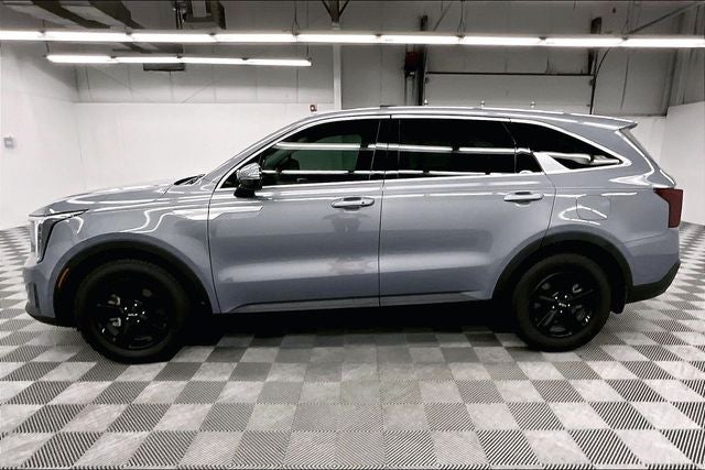 2025 Kia Sorento LX