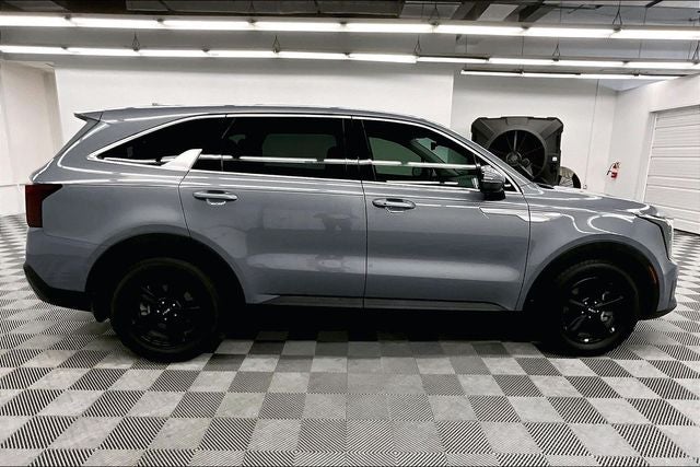 2025 Kia Sorento LX