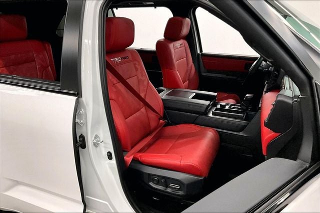 2025 Toyota Sequoia TRD Pro 4X4-Adaptive Cruise Control-Panoramic Roof