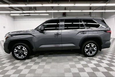 2024 Toyota Sequoia SR5 4x4 - Sunroof - Adaptive Cruise - Htd Seats