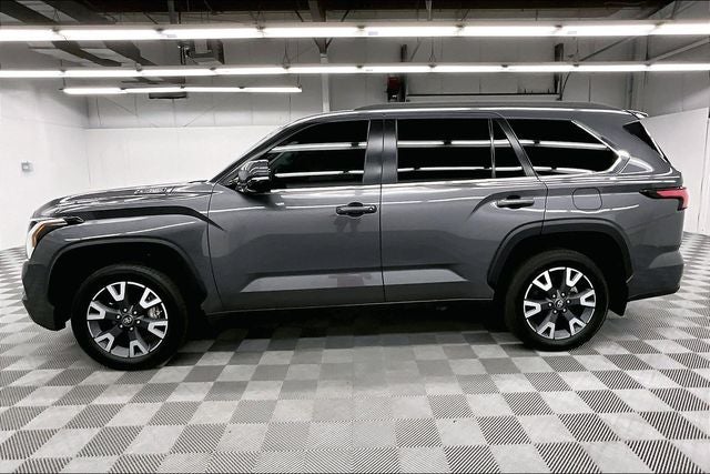 2024 Toyota Sequoia SR5 4x4 - Sunroof - Adaptive Cruise - Htd Seats
