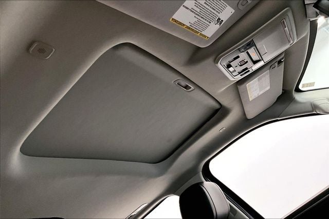2024 Toyota Sequoia SR5 4x4 - Sunroof - Adaptive Cruise - Htd Seats