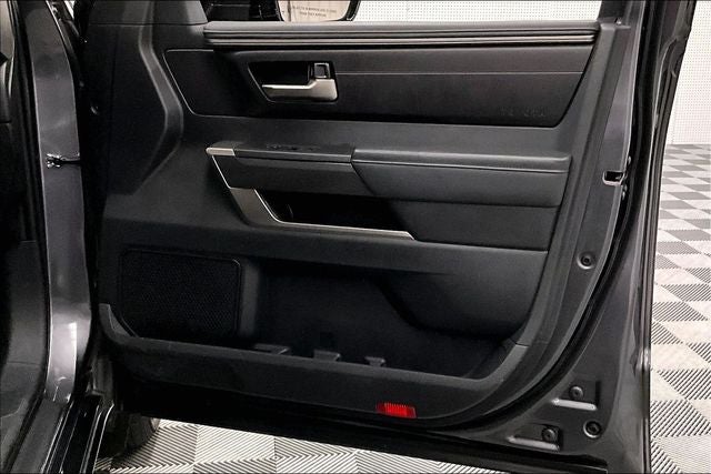 2024 Toyota Sequoia SR5 4x4 - Sunroof - Adaptive Cruise - Htd Seats
