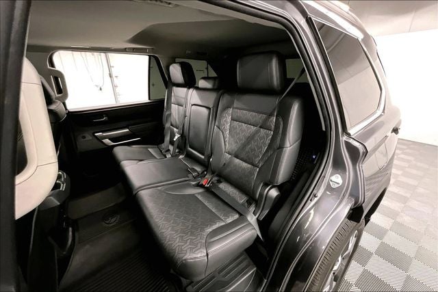 2024 Toyota Sequoia SR5 4x4 - Sunroof - Adaptive Cruise - Htd Seats