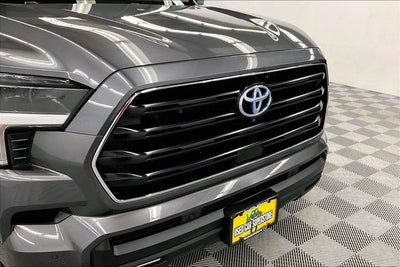 2024 Toyota Sequoia SR5 4x4 - Sunroof - Adaptive Cruise - Htd Seats
