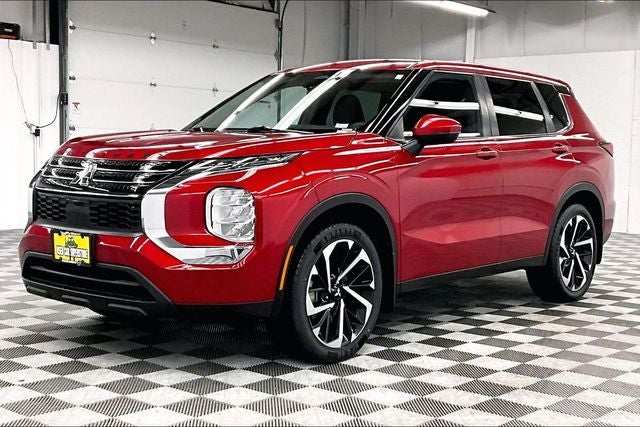 2022 Mitsubishi Outlander ES