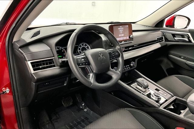 2022 Mitsubishi Outlander ES