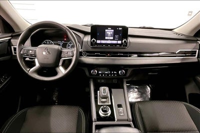 2022 Mitsubishi Outlander ES