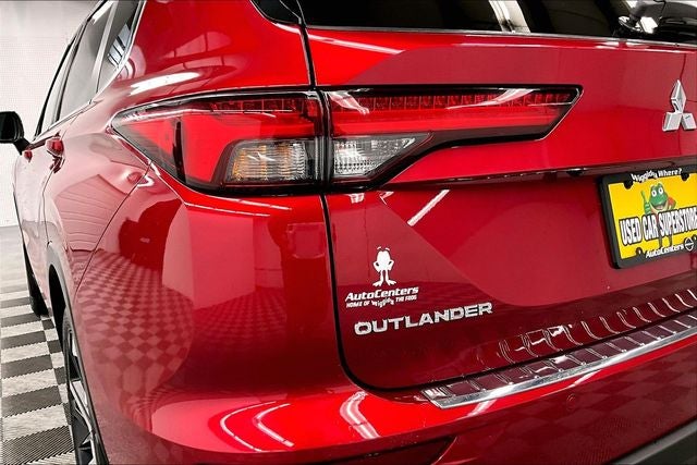 2022 Mitsubishi Outlander ES