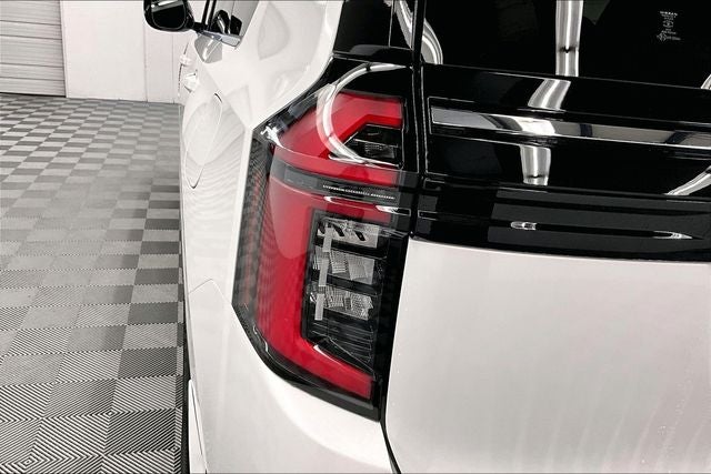 2026 Nissan Armada SL 4WD - Captain's Chair Seat Package