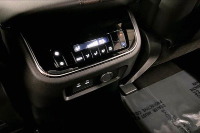 2026 Nissan Armada SL 4WD - Captain's Chair Seat Package