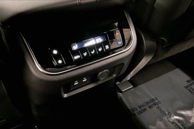2026 Nissan Armada SL 4WD - Captain's Chair Seat Package
