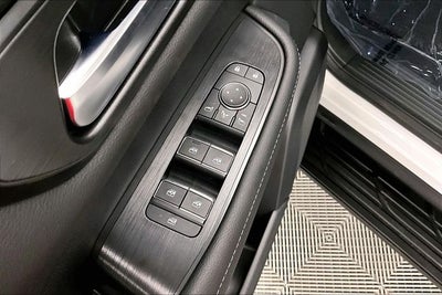 2026 Nissan Armada SL 4WD - Captain's Chair Seat Package