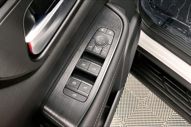 2026 Nissan Armada SL 4WD - Captain's Chair Seat Package