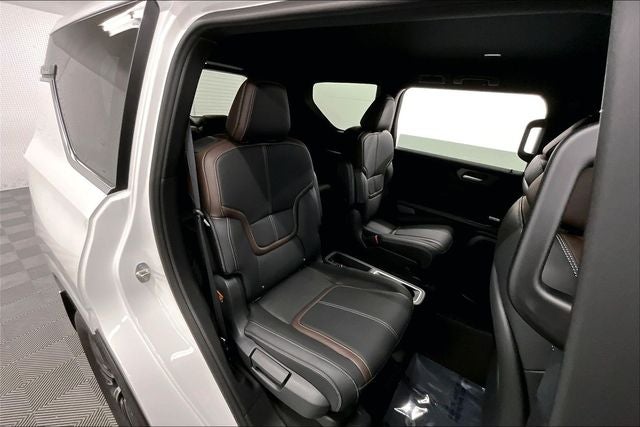 2026 Nissan Armada SL 4WD - Captain's Chair Seat Package